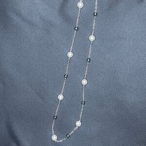Elegant Silver and Pearl Necklace